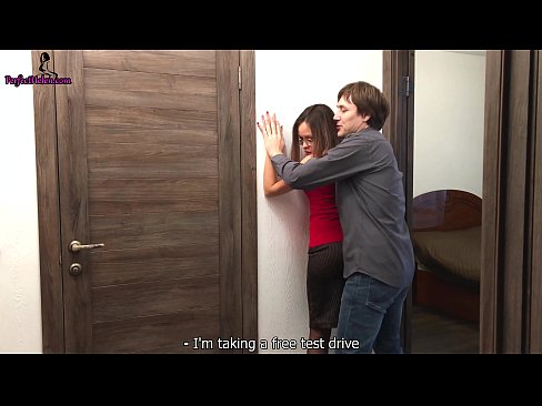 ❤️ Agente inmobiliario sexy sacude o coño e fode sensualmente mentres vende o seu apartamento - Krempai Porno en % gl.pornodil.ru %