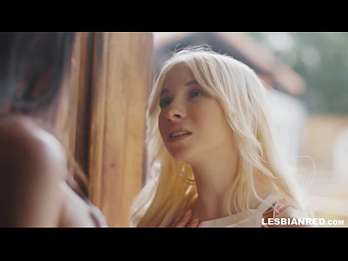 ❤️ A nena chega a casa uns meses despois e acaba comendo o coño da súa madrastra Porno en % gl.pornodil.ru %