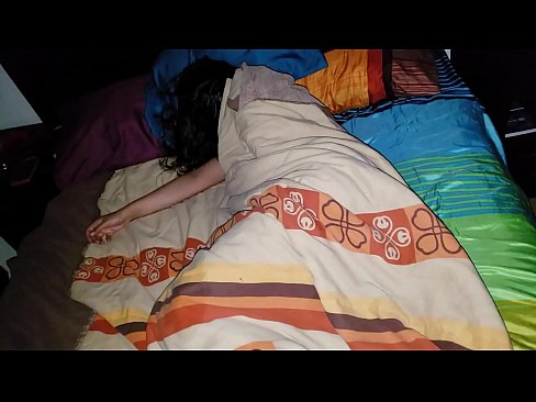 ❤️ Fillastro reprendendo á súa nova madrasta mentres ela dorme. Porno en % gl.pornodil.ru %