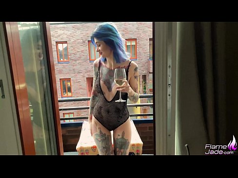 ❤️ Tremenda nena chupando dun trago e fodendo apaixonadamente baixo o ceo aberto Porno en % gl.pornodil.ru %